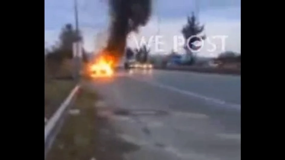 Όχημα πιάνει φωτιά εν κινήσει στην Εθνική Οδό Θεσσαλονίκης-Μουδανιών (βίντεο)